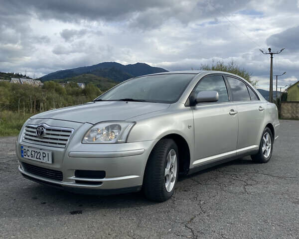 Серый Тойота Авенсис, объемом двигателя 1.6 л и пробегом 301 тыс. км за 4500 $, фото 1 на Automoto.ua