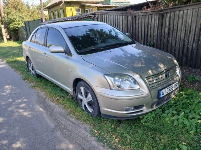 Серый Тойота Авенсис, объемом двигателя 2 л и пробегом 300 тыс. км за 4120 $, фото 1 на Automoto.ua