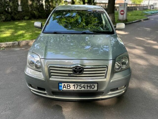 Серый Тойота Авенсис, объемом двигателя 1.8 л и пробегом 260 тыс. км за 4900 $, фото 1 на Automoto.ua