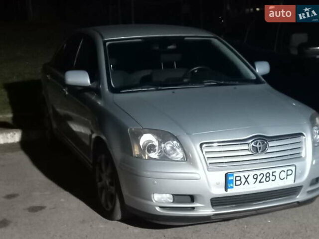 Серый Тойота Авенсис, объемом двигателя 2 л и пробегом 243 тыс. км за 5999 $, фото 1 на Automoto.ua