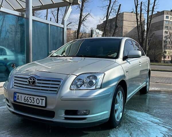 Серый Тойота Авенсис, объемом двигателя 2 л и пробегом 270 тыс. км за 5500 $, фото 1 на Automoto.ua