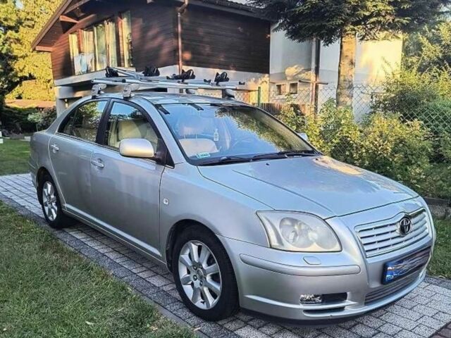 Серый Тойота Авенсис, объемом двигателя 2 л и пробегом 245 тыс. км за 2904 $, фото 1 на Automoto.ua