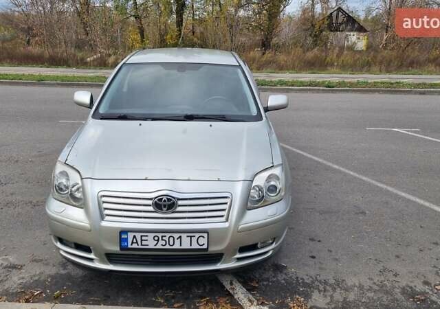 Серый Тойота Авенсис, объемом двигателя 1.8 л и пробегом 270 тыс. км за 5900 $, фото 1 на Automoto.ua