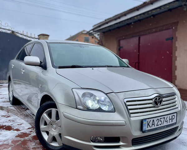 Серый Тойота Авенсис, объемом двигателя 1.76 л и пробегом 248 тыс. км за 4750 $, фото 1 на Automoto.ua