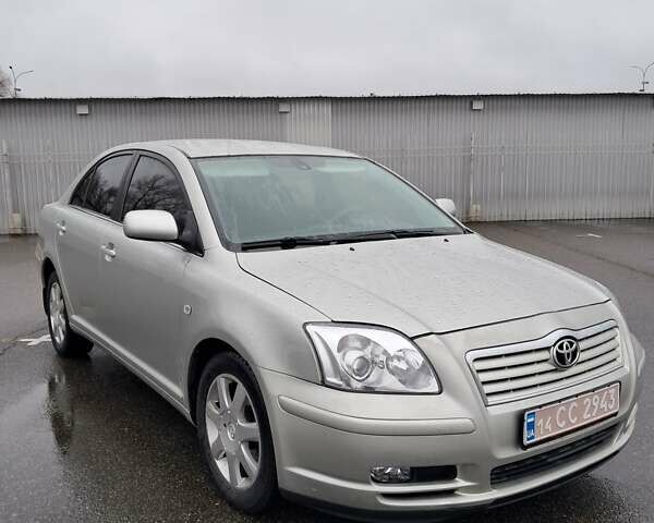 Серый Тойота Авенсис, объемом двигателя 1.8 л и пробегом 247 тыс. км за 4799 $, фото 1 на Automoto.ua