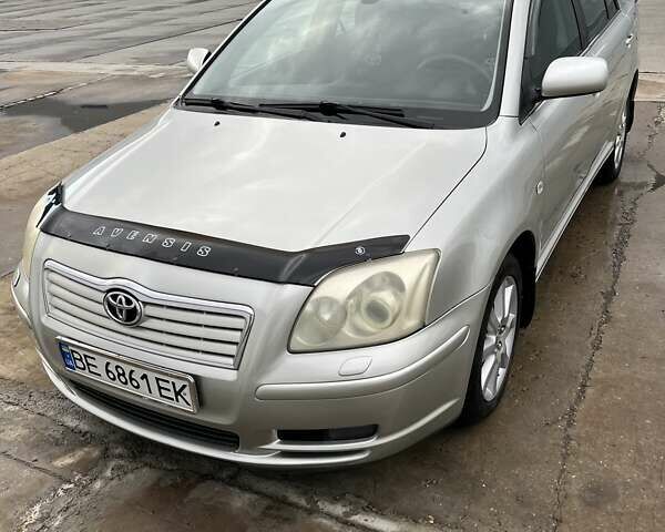 Серый Тойота Авенсис, объемом двигателя 2 л и пробегом 371 тыс. км за 5500 $, фото 1 на Automoto.ua
