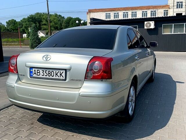 Серый Тойота Авенсис, объемом двигателя 1.8 л и пробегом 250 тыс. км за 6300 $, фото 1 на Automoto.ua