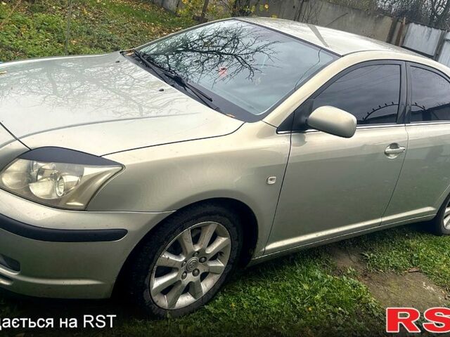 Серый Тойота Авенсис, объемом двигателя 2.2 л и пробегом 200 тыс. км за 6000 $, фото 1 на Automoto.ua