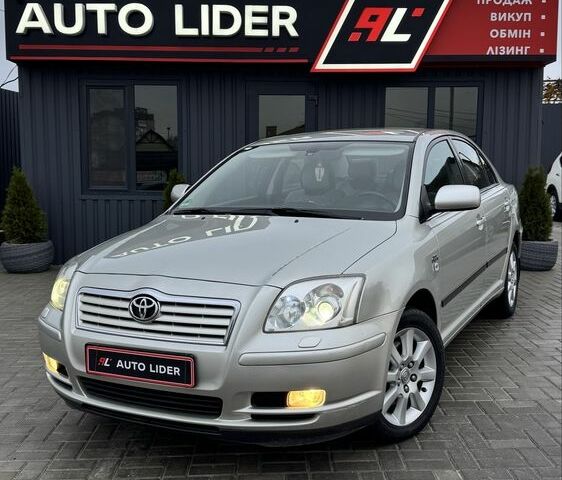 Серый Тойота Авенсис, объемом двигателя 2.2 л и пробегом 218 тыс. км за 6600 $, фото 1 на Automoto.ua