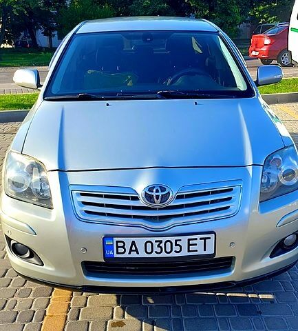 Серый Тойота Авенсис, объемом двигателя 1.8 л и пробегом 206 тыс. км за 5800 $, фото 1 на Automoto.ua