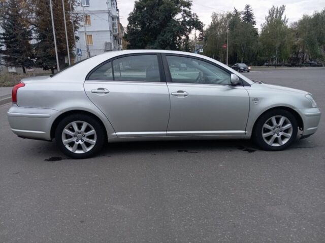 Сірий Тойота Авенсіс, об'ємом двигуна 2.2 л та пробігом 300 тис. км за 3023 $, фото 1 на Automoto.ua