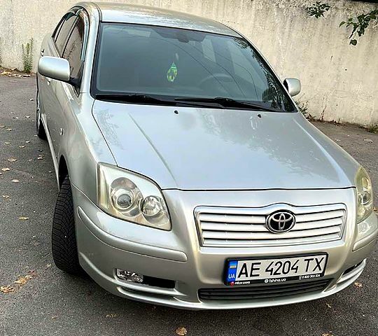 Сірий Тойота Авенсіс, об'ємом двигуна 2.4 л та пробігом 200 тис. км за 5300 $, фото 1 на Automoto.ua