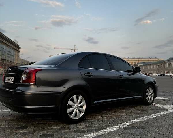 Серый Тойота Авенсис, объемом двигателя 1.8 л и пробегом 250 тыс. км за 6000 $, фото 1 на Automoto.ua