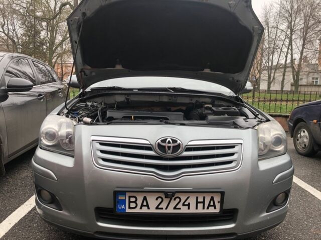 Серый Тойота Авенсис, объемом двигателя 1.8 л и пробегом 360 тыс. км за 6000 $, фото 1 на Automoto.ua