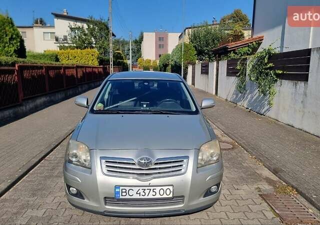 Серый Тойота Авенсис, объемом двигателя 2 л и пробегом 170 тыс. км за 7000 $, фото 1 на Automoto.ua