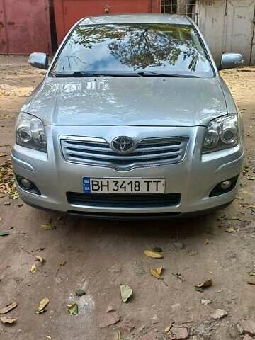 Серый Тойота Авенсис, объемом двигателя 1.8 л и пробегом 250 тыс. км за 6300 $, фото 1 на Automoto.ua