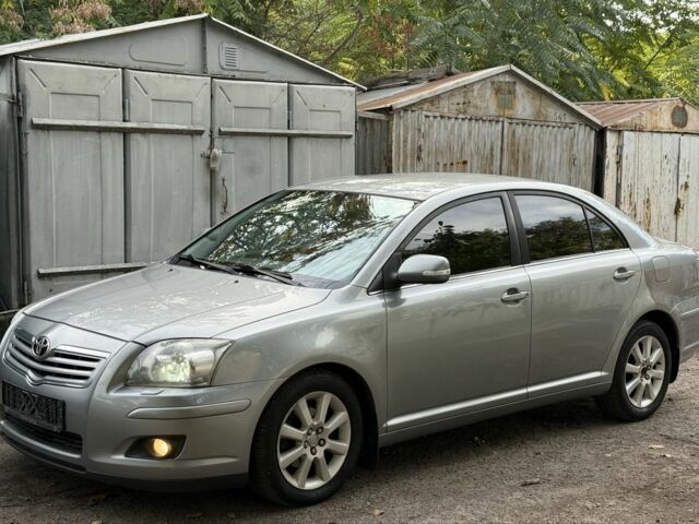 Серый Тойота Авенсис, объемом двигателя 1.8 л и пробегом 258 тыс. км за 6850 $, фото 1 на Automoto.ua
