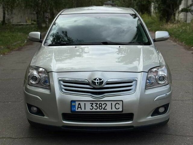 Серый Тойота Авенсис, объемом двигателя 1.8 л и пробегом 319 тыс. км за 4900 $, фото 1 на Automoto.ua