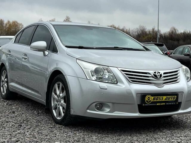 Серый Тойота Авенсис, объемом двигателя 2 л и пробегом 230 тыс. км за 9400 $, фото 1 на Automoto.ua