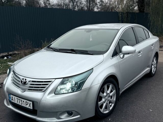 Серый Тойота Авенсис, объемом двигателя 2 л и пробегом 244 тыс. км за 6900 $, фото 1 на Automoto.ua