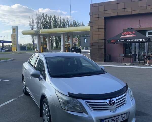 Серый Тойота Авенсис, объемом двигателя 1.8 л и пробегом 275 тыс. км за 7000 $, фото 1 на Automoto.ua