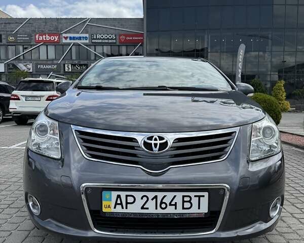 Сірий Тойота Авенсіс, об'ємом двигуна 2.01 л та пробігом 116 тис. км за 10500 $, фото 1 на Automoto.ua