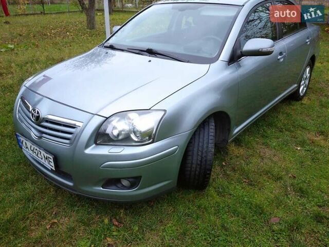 Серый Тойота Авенсис, объемом двигателя 1.8 л и пробегом 188 тыс. км за 6500 $, фото 1 на Automoto.ua