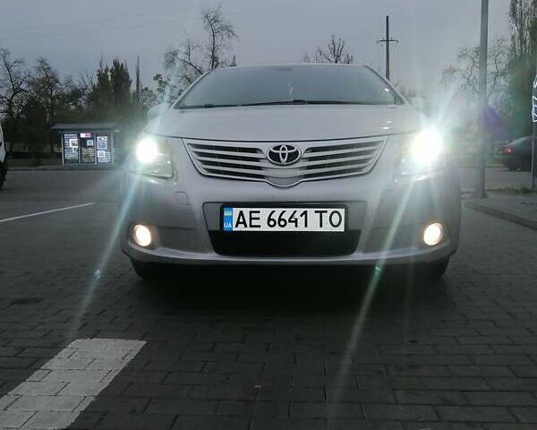 Серый Тойота Авенсис, объемом двигателя 1.8 л и пробегом 183 тыс. км за 8200 $, фото 1 на Automoto.ua