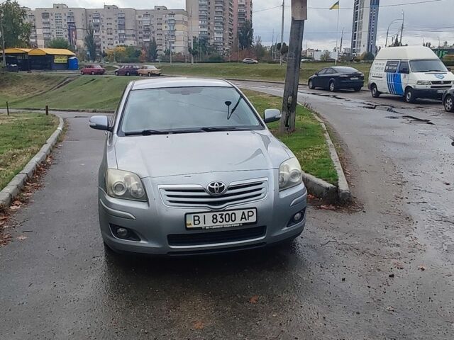 Серый Тойота Авенсис, объемом двигателя 1.8 л и пробегом 297 тыс. км за 4400 $, фото 1 на Automoto.ua