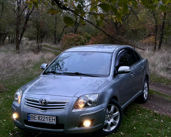 Серый Тойота Авенсис, объемом двигателя 2 л и пробегом 358 тыс. км за 7399 $, фото 1 на Automoto.ua