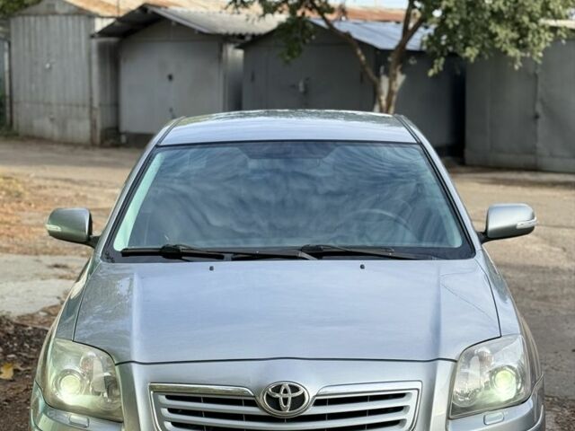 Серый Тойота Авенсис, объемом двигателя 1.8 л и пробегом 248 тыс. км за 7150 $, фото 1 на Automoto.ua