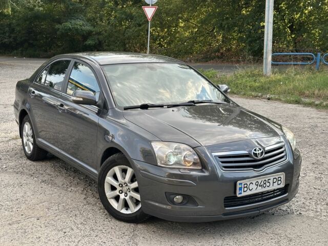 Серый Тойота Авенсис, объемом двигателя 2 л и пробегом 210 тыс. км за 6600 $, фото 1 на Automoto.ua