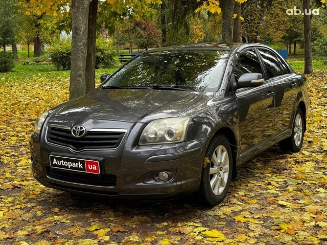Серый Тойота Авенсис, объемом двигателя 2 л и пробегом 127 тыс. км за 7490 $, фото 1 на Automoto.ua