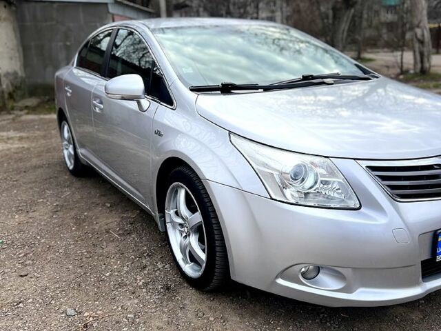 Серый Тойота Авенсис, объемом двигателя 2.2 л и пробегом 198 тыс. км за 8650 $, фото 1 на Automoto.ua