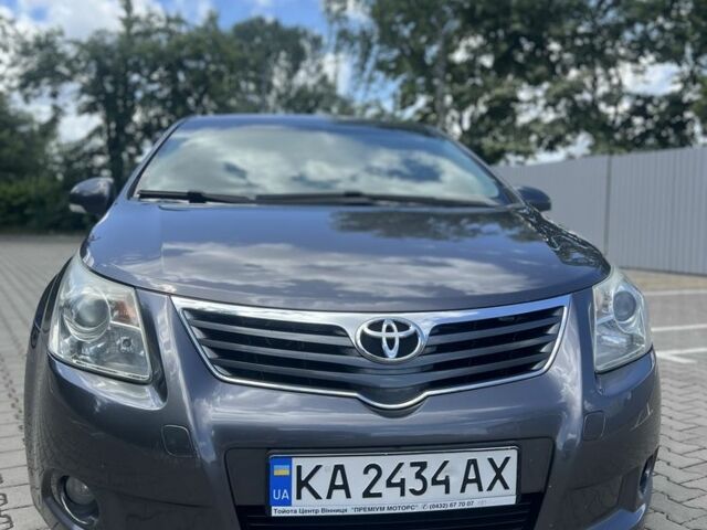 Серый Тойота Авенсис, объемом двигателя 1.8 л и пробегом 228 тыс. км за 7400 $, фото 1 на Automoto.ua