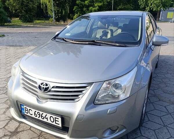 Серый Тойота Авенсис, объемом двигателя 2 л и пробегом 275 тыс. км за 7800 $, фото 1 на Automoto.ua