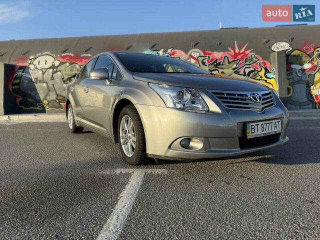 Серый Тойота Авенсис, объемом двигателя 0 л и пробегом 214 тыс. км за 7700 $, фото 1 на Automoto.ua