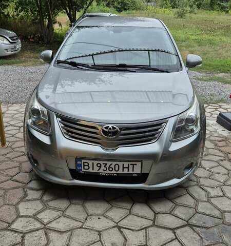 Серый Тойота Авенсис, объемом двигателя 2 л и пробегом 167 тыс. км за 9700 $, фото 1 на Automoto.ua