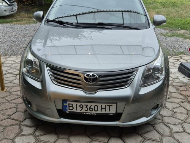 Серый Тойота Авенсис, объемом двигателя 2 л и пробегом 163 тыс. км за 9600 $, фото 1 на Automoto.ua