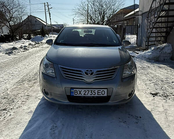 Серый Тойота Авенсис, объемом двигателя 2 л и пробегом 179 тыс. км за 8299 $, фото 1 на Automoto.ua