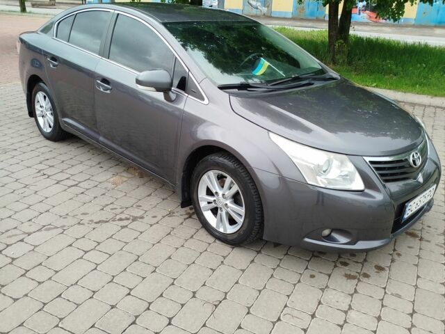Сірий Тойота Авенсіс, об'ємом двигуна 1.8 л та пробігом 251 тис. км за 9000 $, фото 1 на Automoto.ua