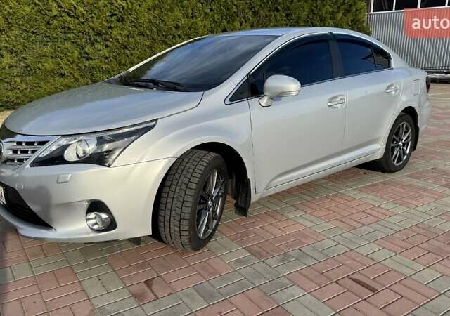 Серый Тойота Авенсис, объемом двигателя 1.99 л и пробегом 230 тыс. км за 10500 $, фото 1 на Automoto.ua