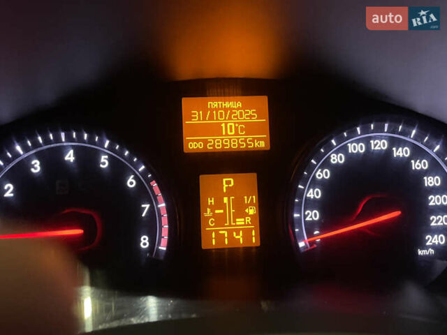 Серый Тойота Авенсис, объемом двигателя 2 л и пробегом 290 тыс. км за 11000 $, фото 1 на Automoto.ua