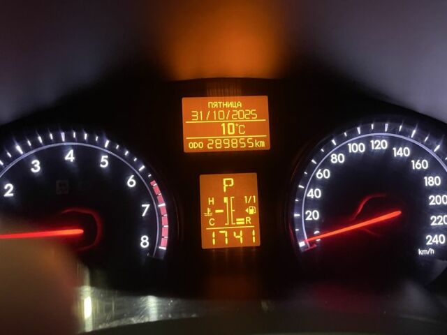 Серый Тойота Авенсис, объемом двигателя 2 л и пробегом 290 тыс. км за 11000 $, фото 1 на Automoto.ua