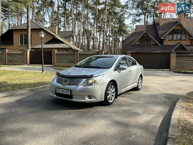 Серый Тойота Авенсис, объемом двигателя 1.8 л и пробегом 275 тыс. км за 8800 $, фото 1 на Automoto.ua