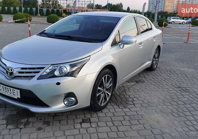 Сірий Тойота Авенсіс, об'ємом двигуна 2 л та пробігом 198 тис. км за 10800 $, фото 1 на Automoto.ua