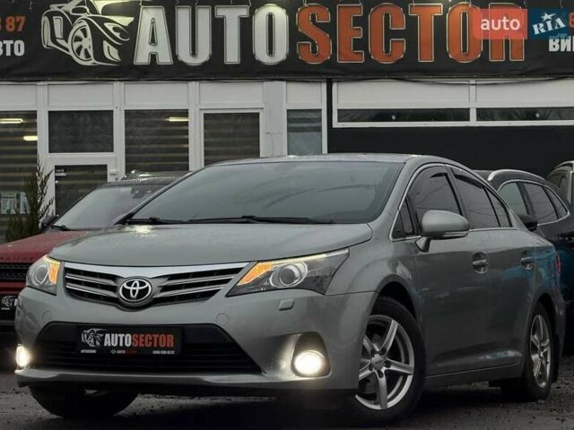 Серый Тойота Авенсис, объемом двигателя 1.8 л и пробегом 202 тыс. км за 12800 $, фото 1 на Automoto.ua