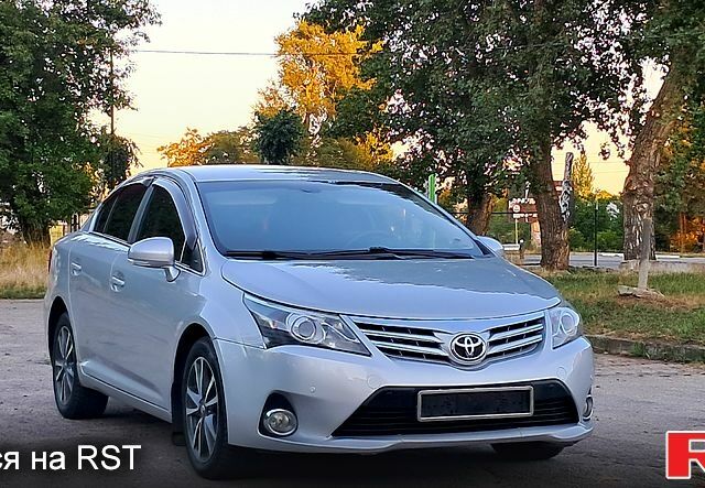 Серый Тойота Авенсис, объемом двигателя 1.8 л и пробегом 97 тыс. км за 10300 $, фото 1 на Automoto.ua