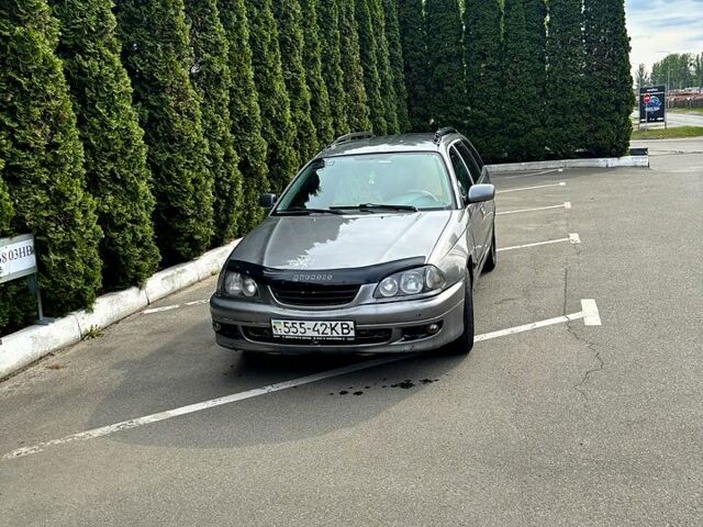 Серый Тойота Авенсис, объемом двигателя 2 л и пробегом 404 тыс. км за 2000 $, фото 1 на Automoto.ua