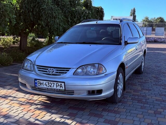Серый Тойота Авенсис, объемом двигателя 2 л и пробегом 420 тыс. км за 4100 $, фото 1 на Automoto.ua